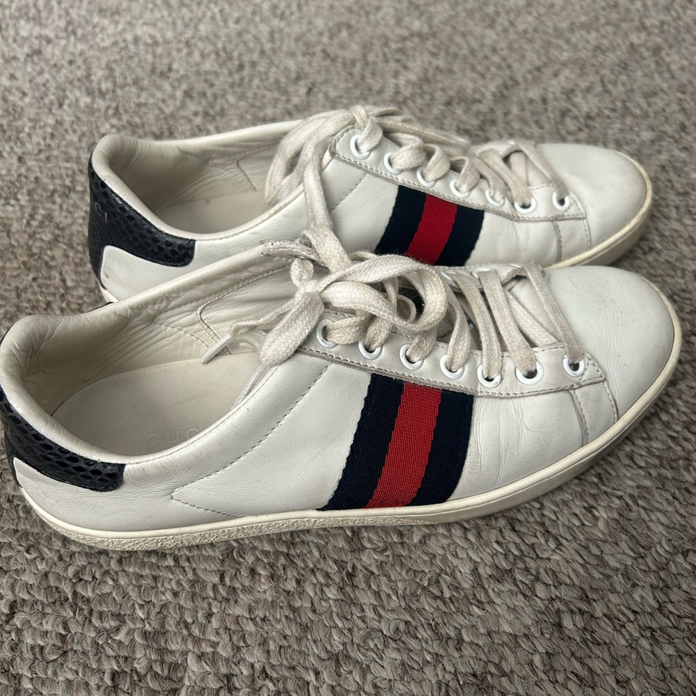 Gucci White and Red Sneakers Classic Design size 5.5 - Picture 2 of 8